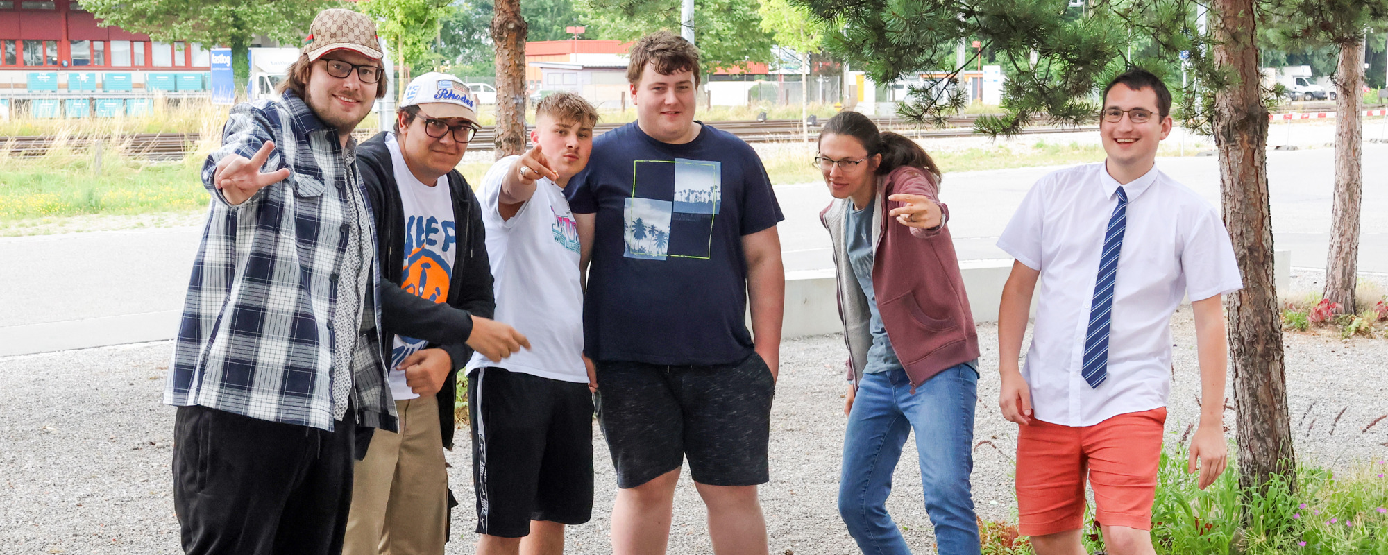 Die sechs Lehrabsolventen des TRANSfair 2023